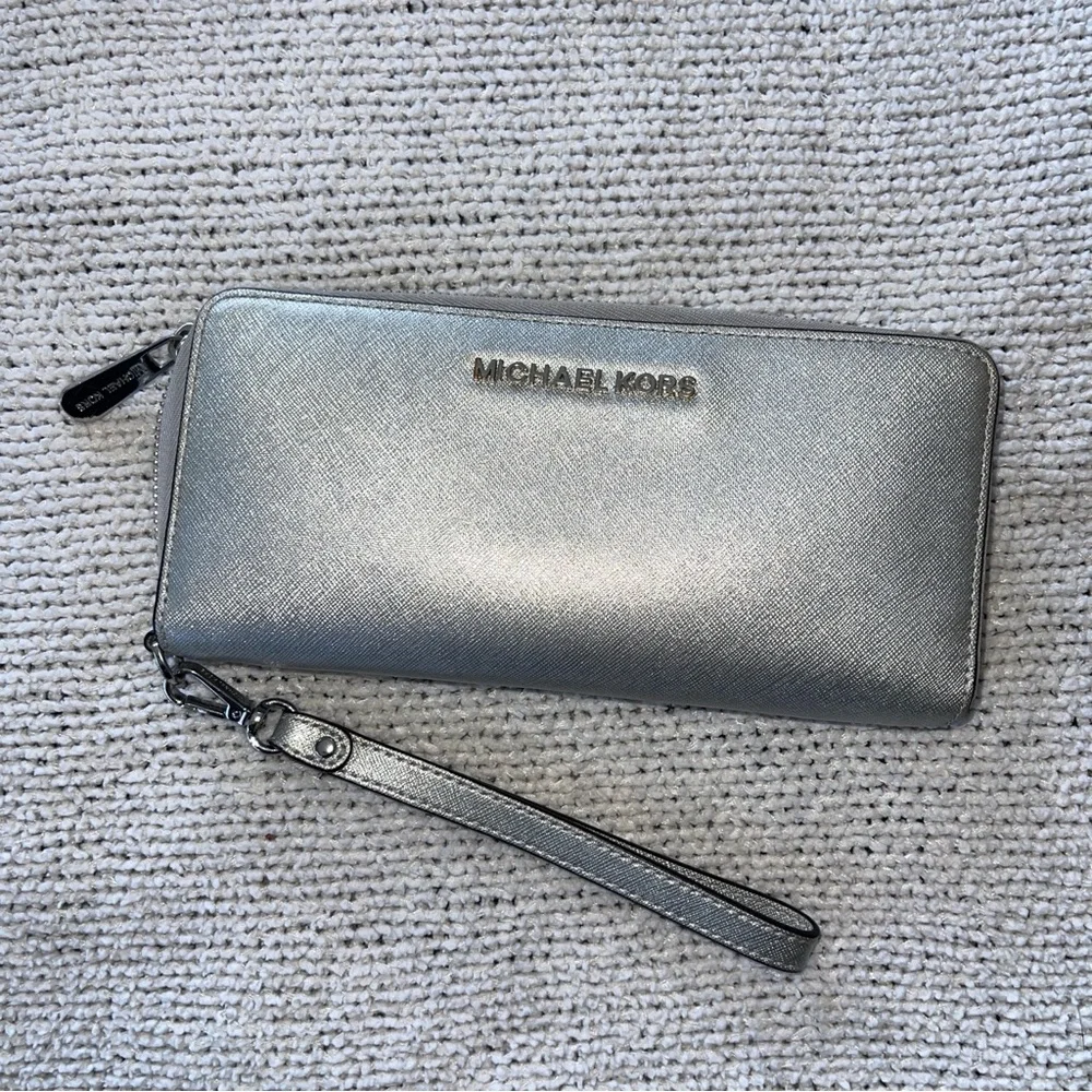 Michael Kors Silver Saffiano leather Wallet wristlet